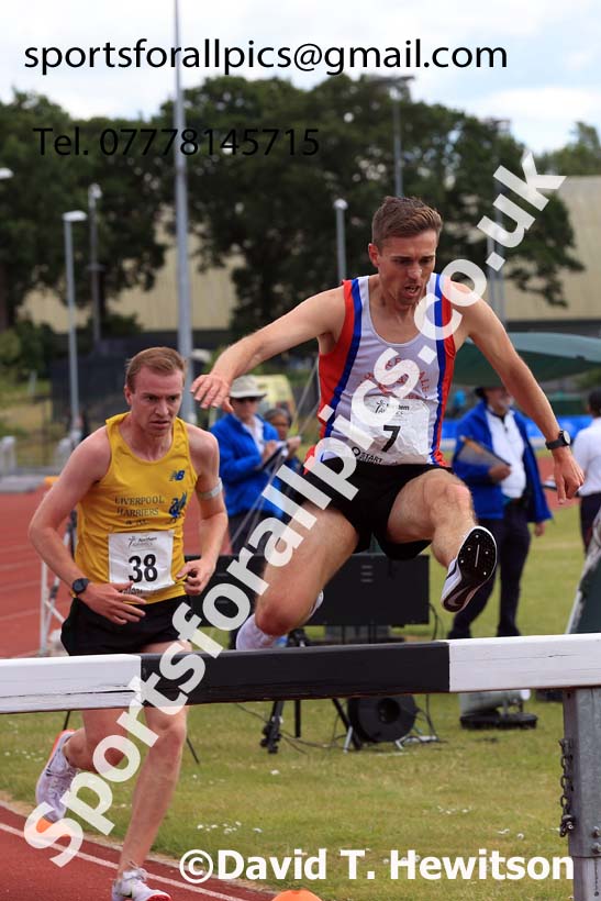 Senior Mens 3000 metres steeplechase, 2024 Northern Senior and Under-20s Track and Field Champs, Middlesbrough.  Photo: David T. Hewitson/Sports for All Pics